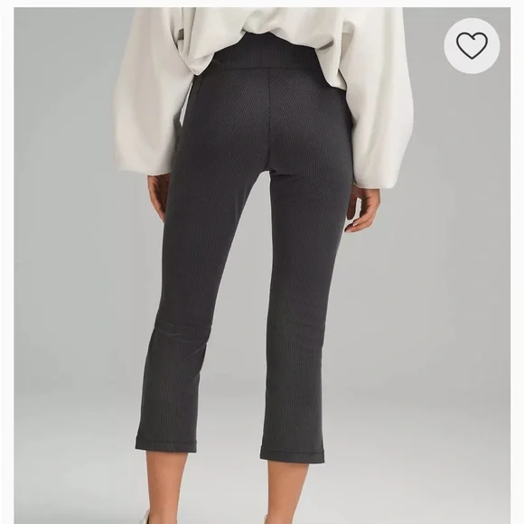 Lululemon Athletica Charcoal Cropped Pants - Picture 2 of 4